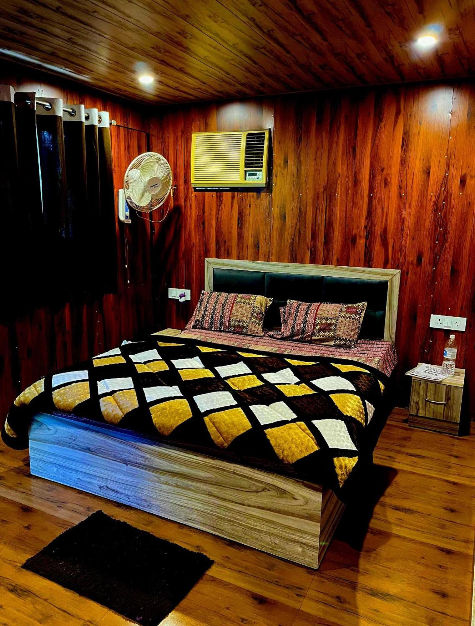 Hotel O Royal Tree Cafe And Resort 德拉敦 外观 照片