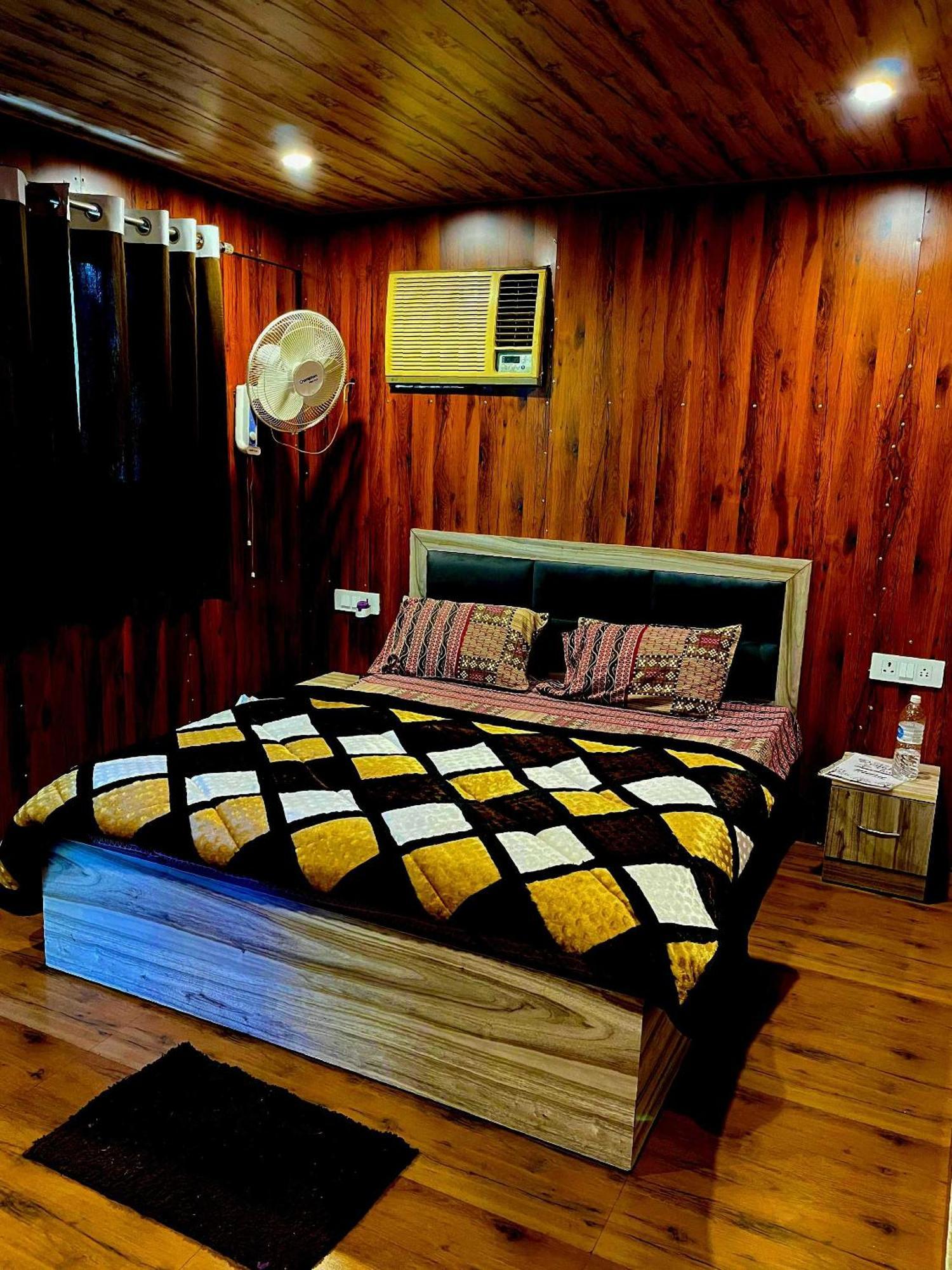 Hotel O Royal Tree Cafe And Resort 德拉敦 外观 照片