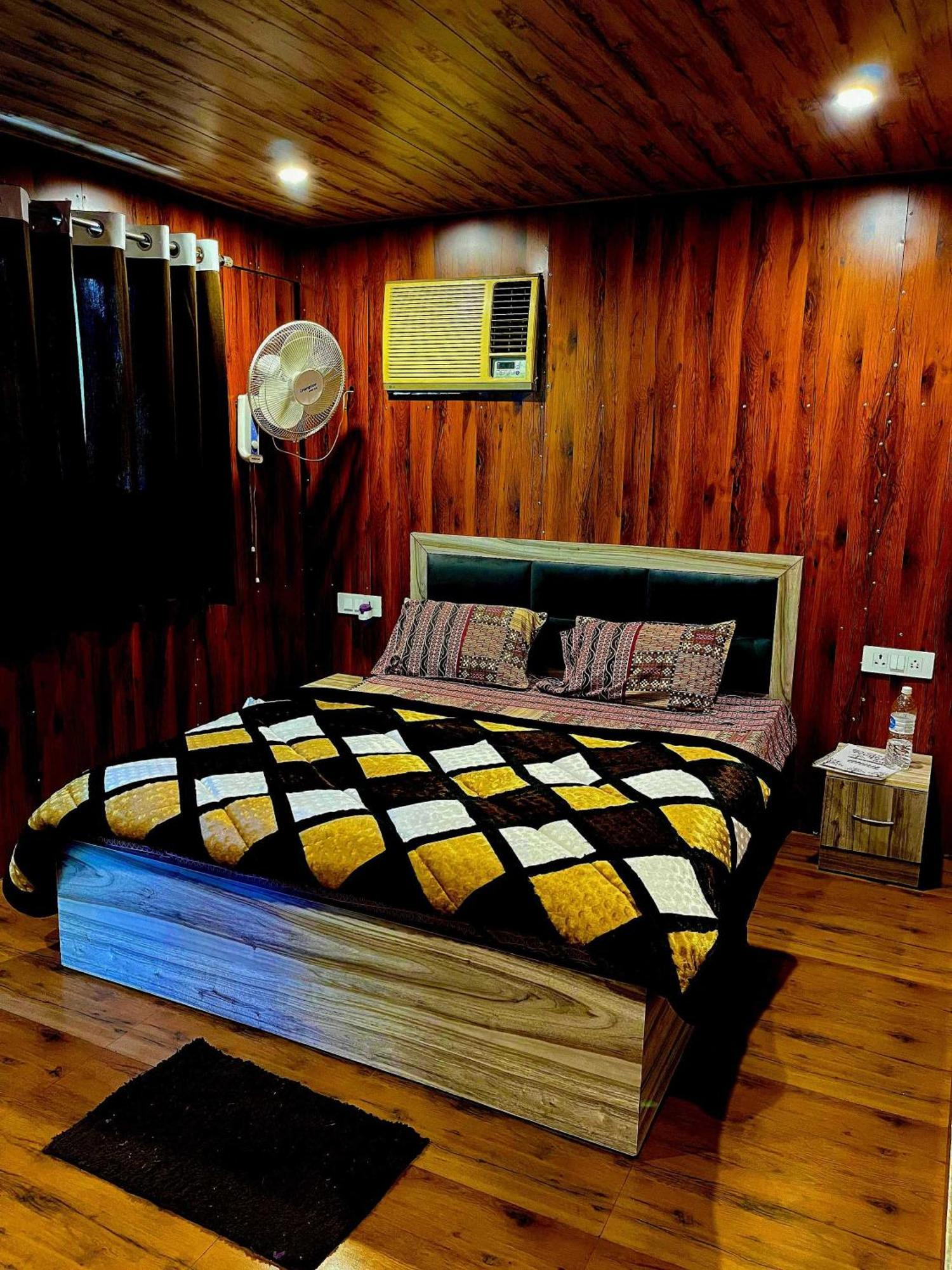 Hotel O Royal Tree Cafe And Resort 德拉敦 外观 照片